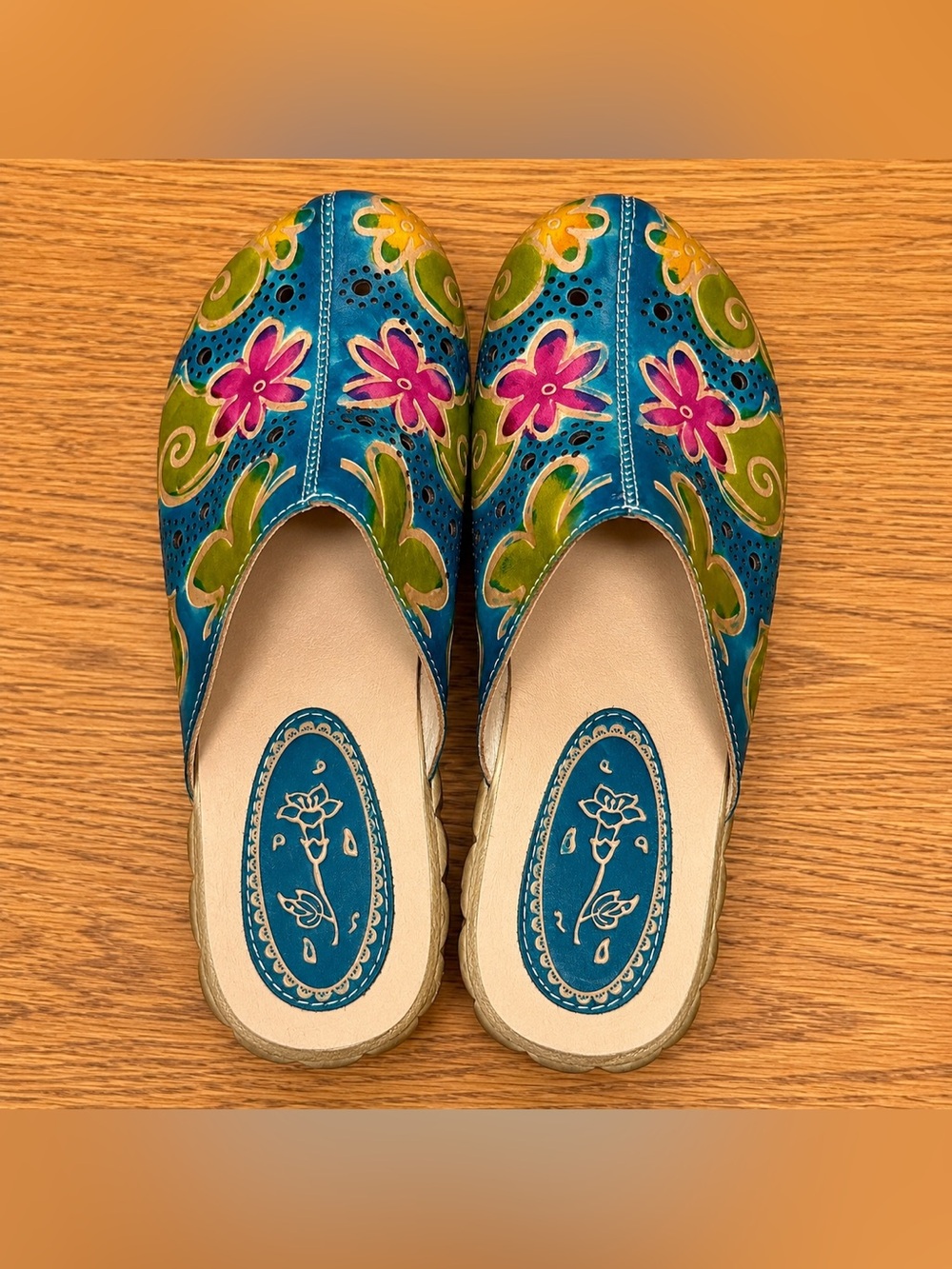 Vintage Floral Platform Clogs 🌸